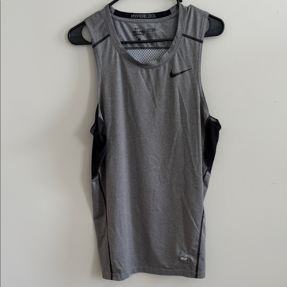 Men’s Nike Pro Combat Hypercool Fitted Gray Athletic Tank Top L